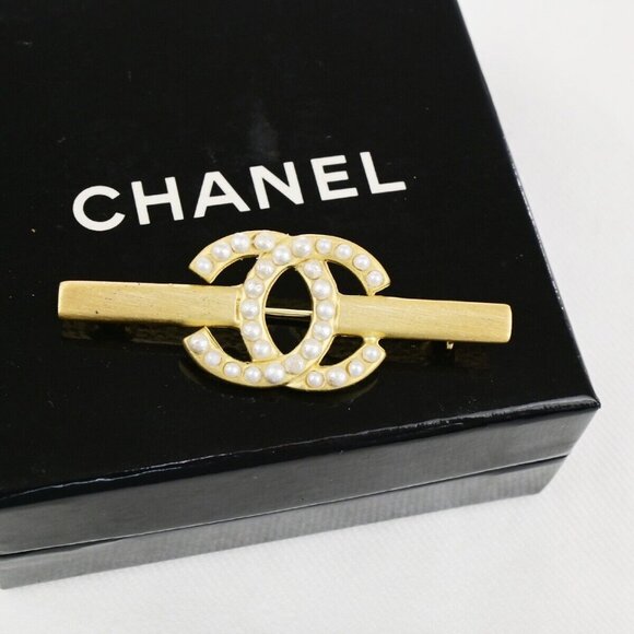 CHANEL CC Logo Imitation Pearl Pin Brooch 01A GHW France Accessory 60FB254 - Picture 1 of 8